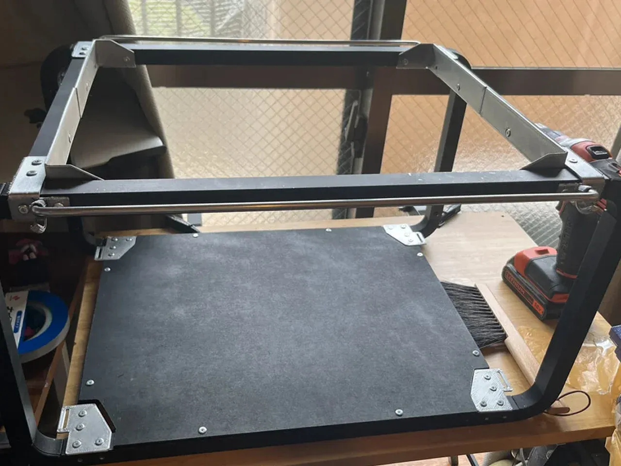 フレームの試作を重ねている様子