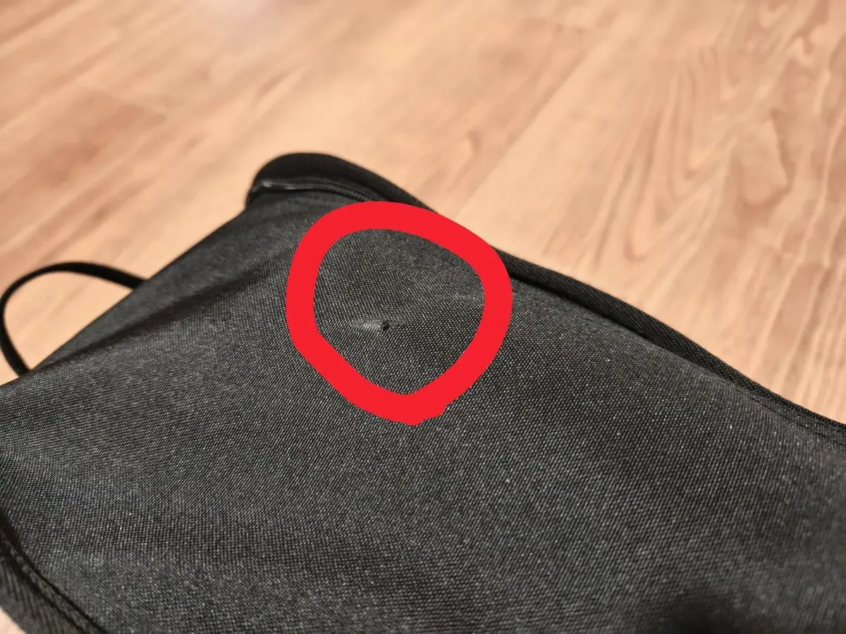 開封時のダンボールの穴