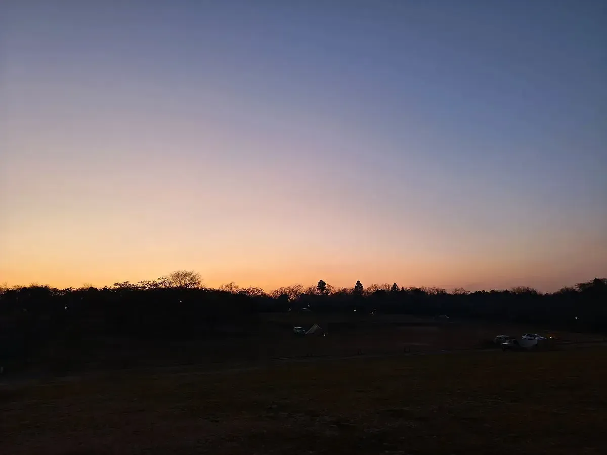 夕暮れのサイト
