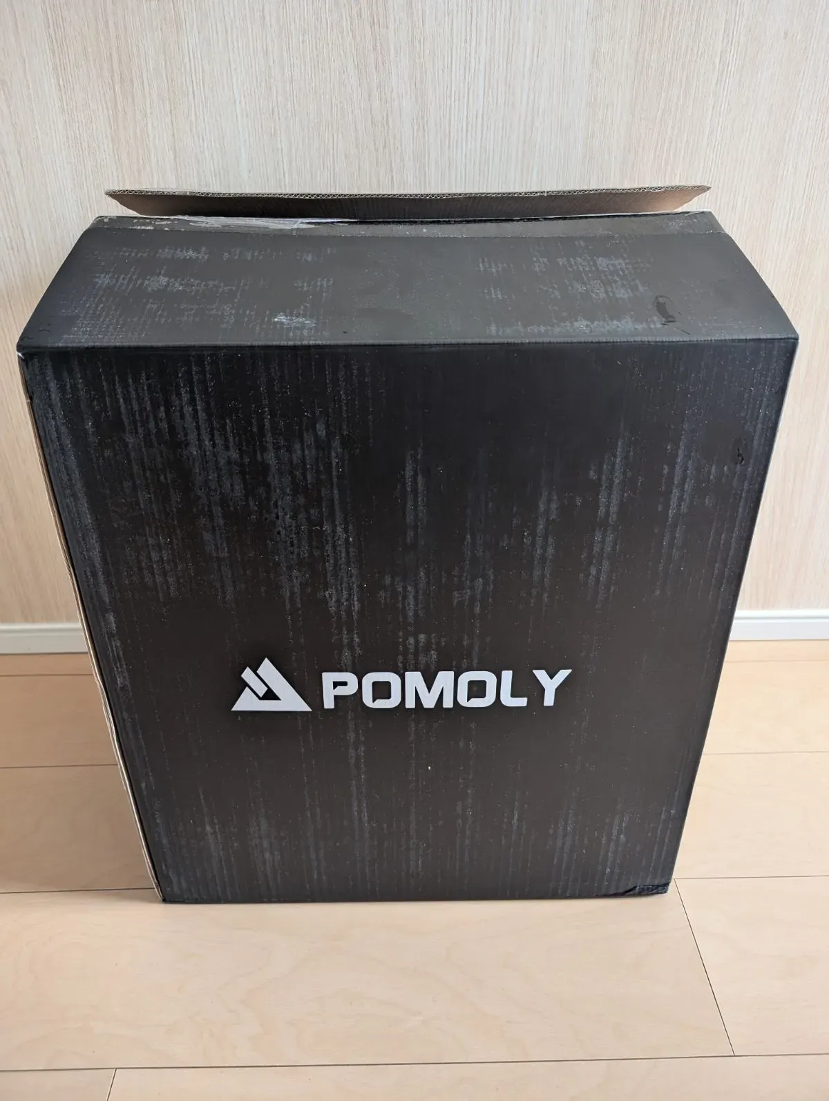 POMOLYの外箱