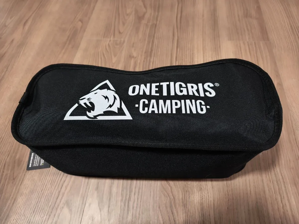 ロゴ入りの収納袋