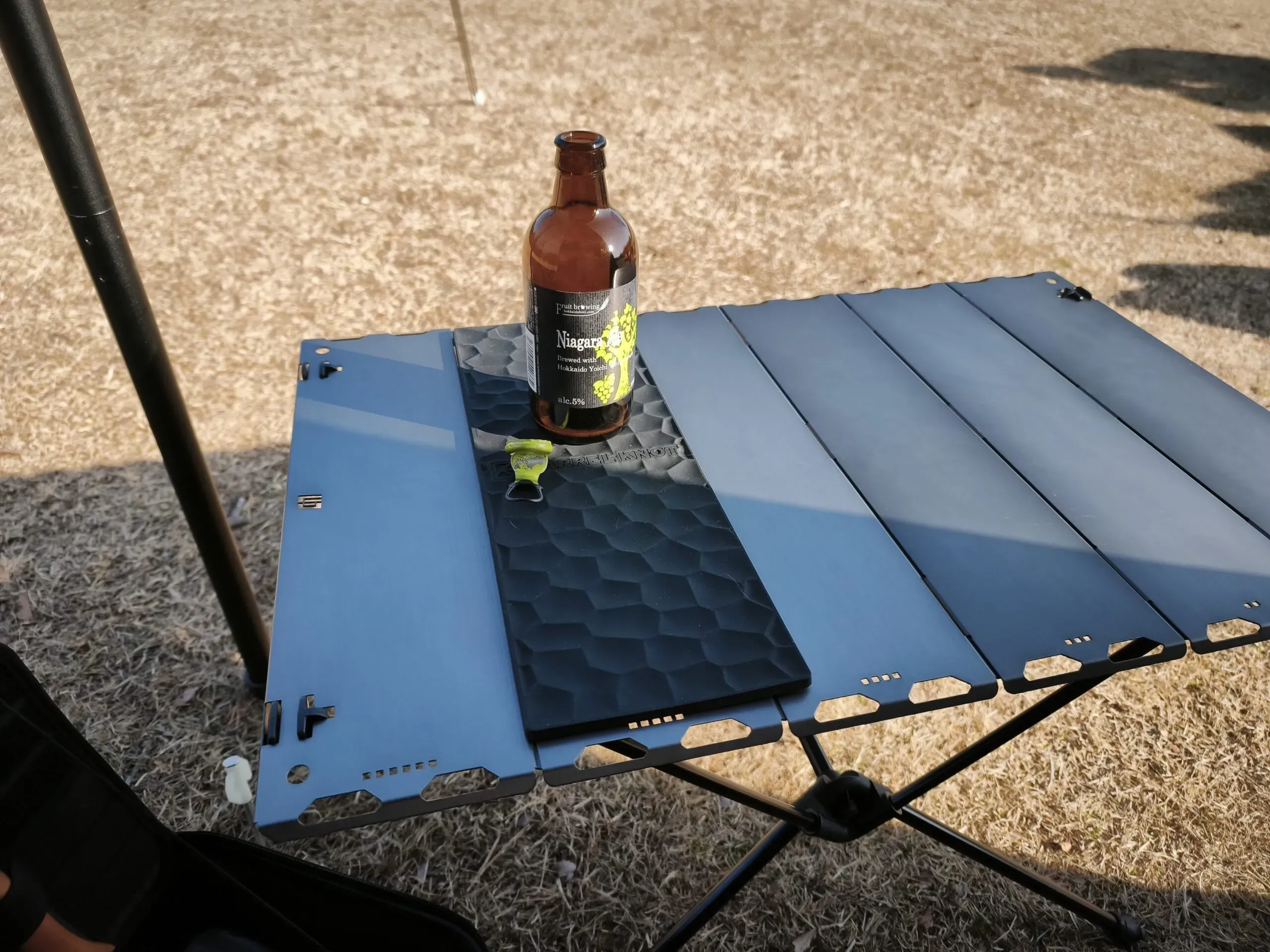 Barrel Knotシリコンマットを敷いたFIXTACK天板