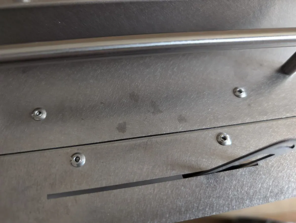 チタンボディの汚れ（表面）